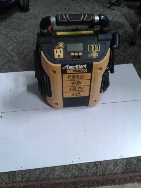 EverStart MAXX Portable Jump Box/Air Compressor