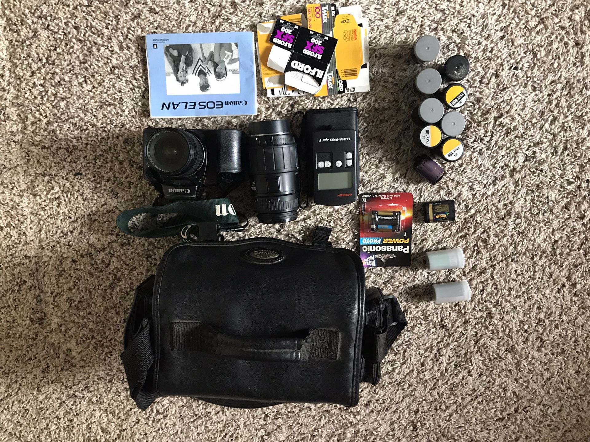 Canon EOS Elan SLR Film Camera Kit