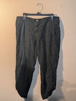 The DKNY Jeans Women Crop Cargo Pants Size 8