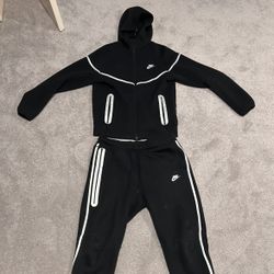 Reflective Nike Tech Authentic 