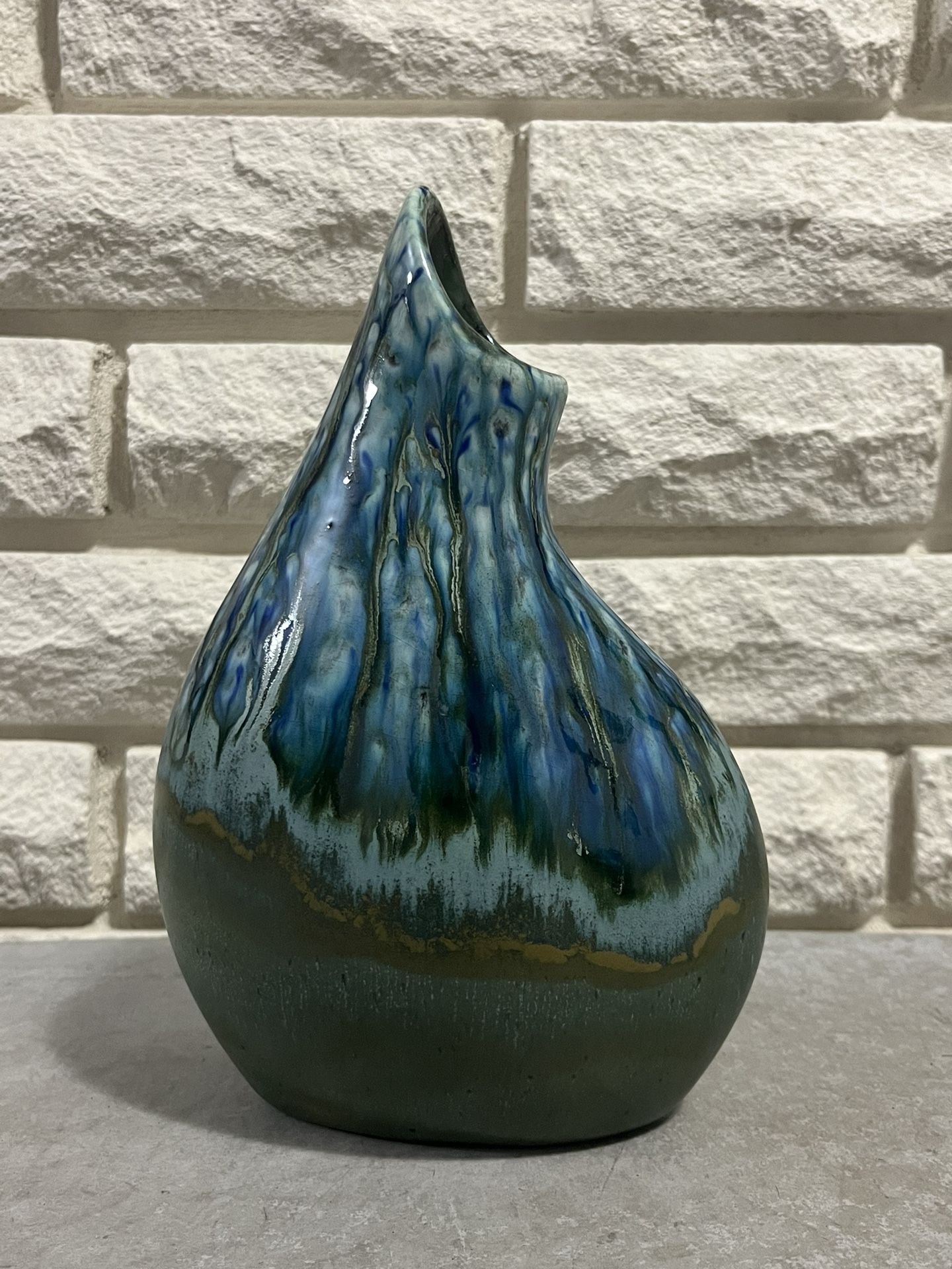 Pearl Cascade Pottery Surf Vase X14 (Hand Made in the USA)