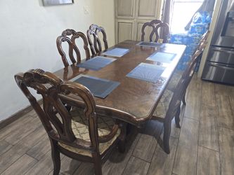 Comedor de Madera y 6 sillas