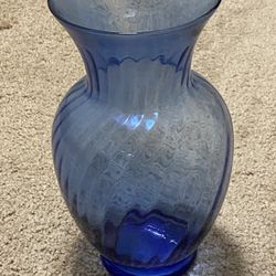 Vintage cobalt blue vase like new