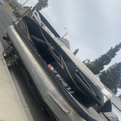 2016 Larson 2200rt  Pontoon 