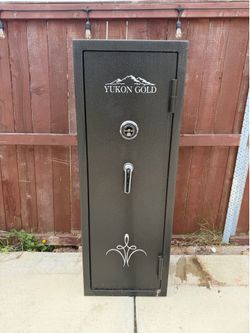 Yukon Gold Heavy Duty Gun Safe / Rifle Safe – Locked – No Combo