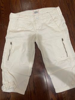 American eagle women size small ( please check my other stuff )