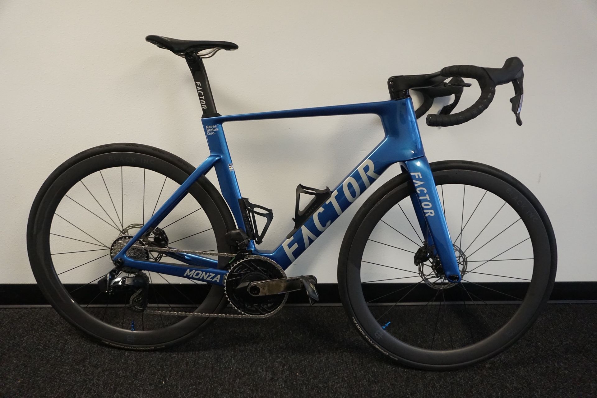 Factor Monza / 56cm / Force E1