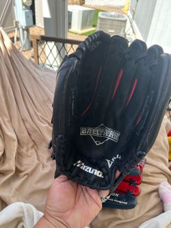 Mizuno youth baseball mitt