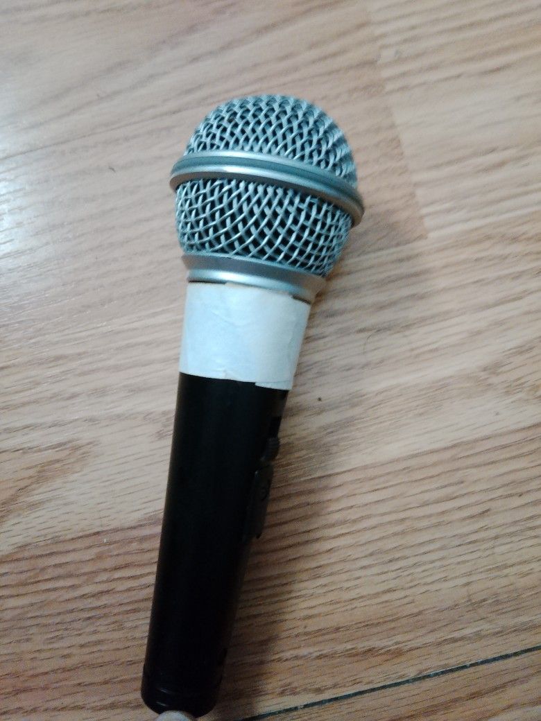 Microphone