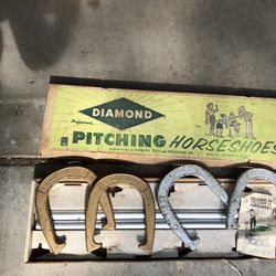 Reduced Vintage Horseshoes In Original Box Made In Duluth Mn