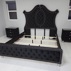 Brand New 4 Pcs Bedroom Set King Black Velvet Bed, 1 Night, Dresser & Mirror $1399