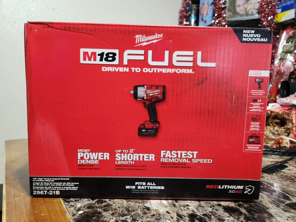 Milwaukee
M18 FUEL Brushless 1/2 in. Impact Wrench w/Friction Ring Kit w/One 5.0 Ah Battery & Bag
