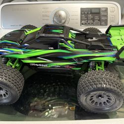 Traxxas Slash 4x4 and Traxxas Mini XRT