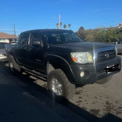 Toyota Tacoma Pre Runner 2006