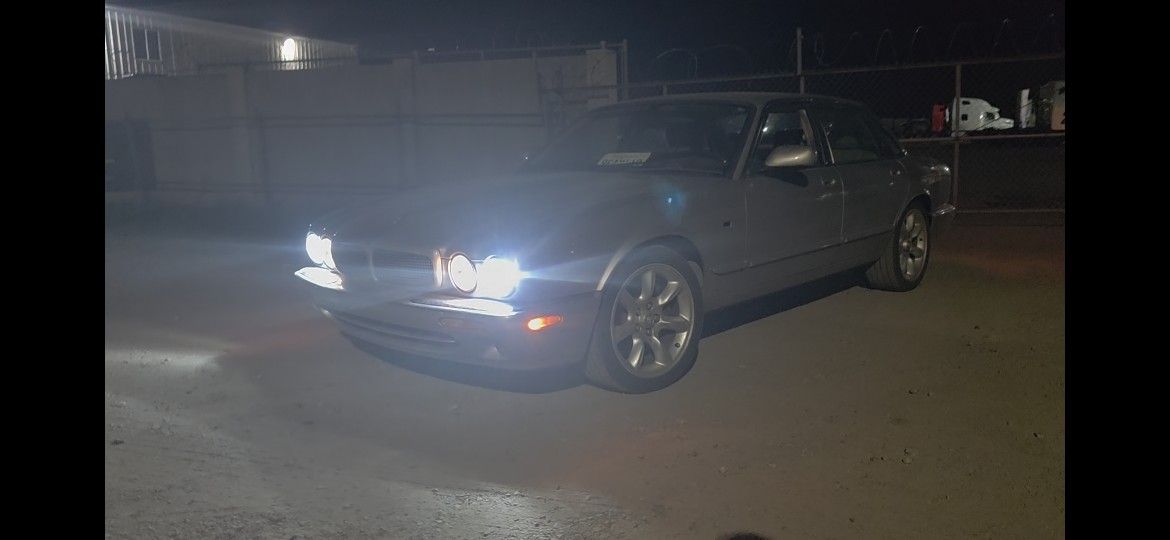 2001 Jaguar XJR