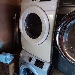 Washer And Dryer Samsung Like New