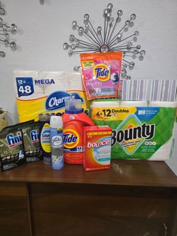 Household laundry/paper goods lot