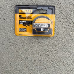 Dewalt Tape Measure 