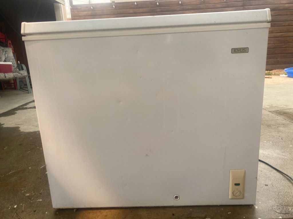 Idylis 7.0 cu. Ft chest freezer
