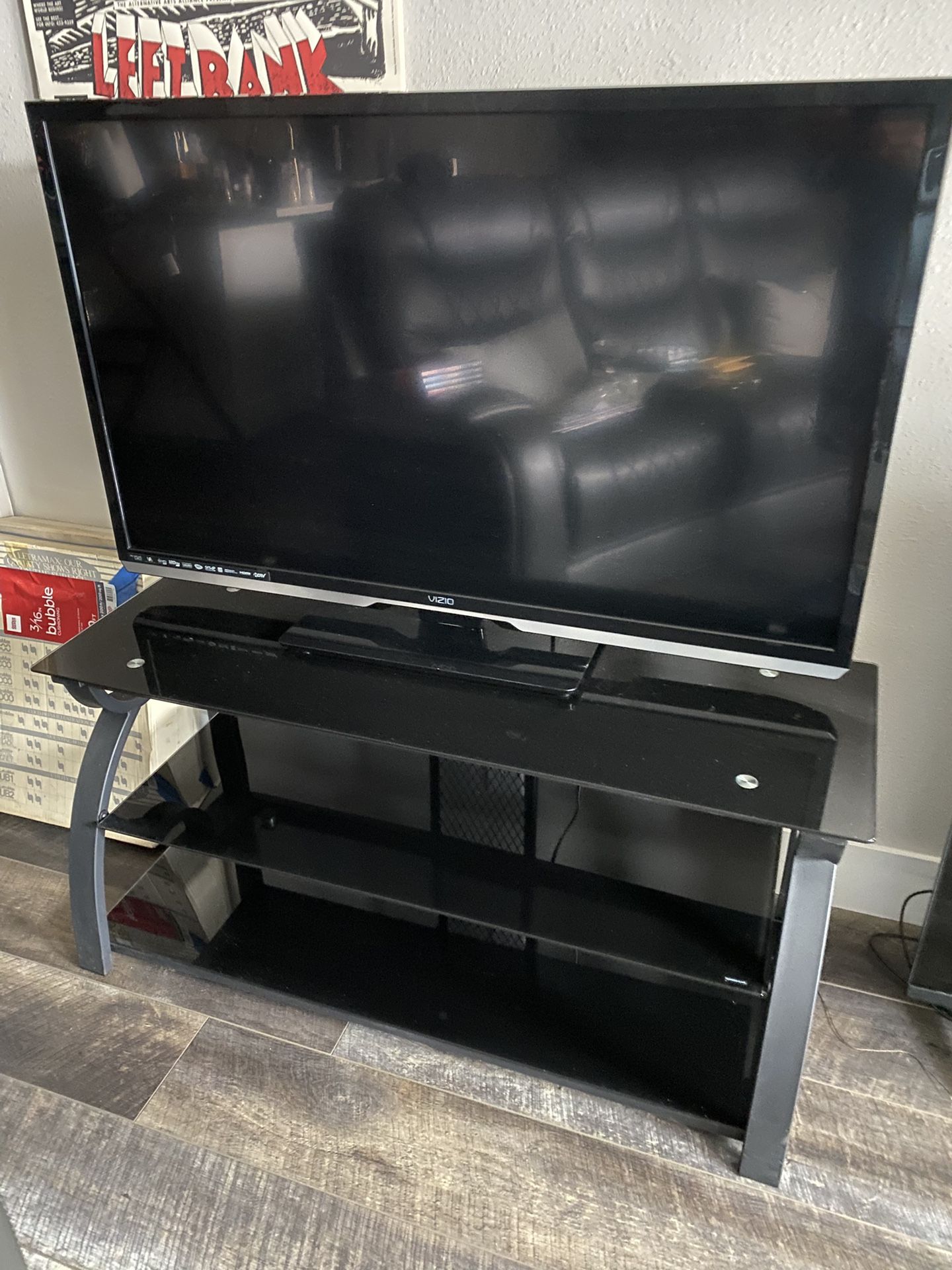 VISIO 48 Inch and stand