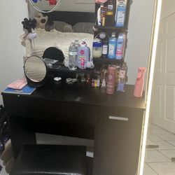 Black Vanity - Like new 