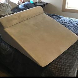 Wedge Pillow 