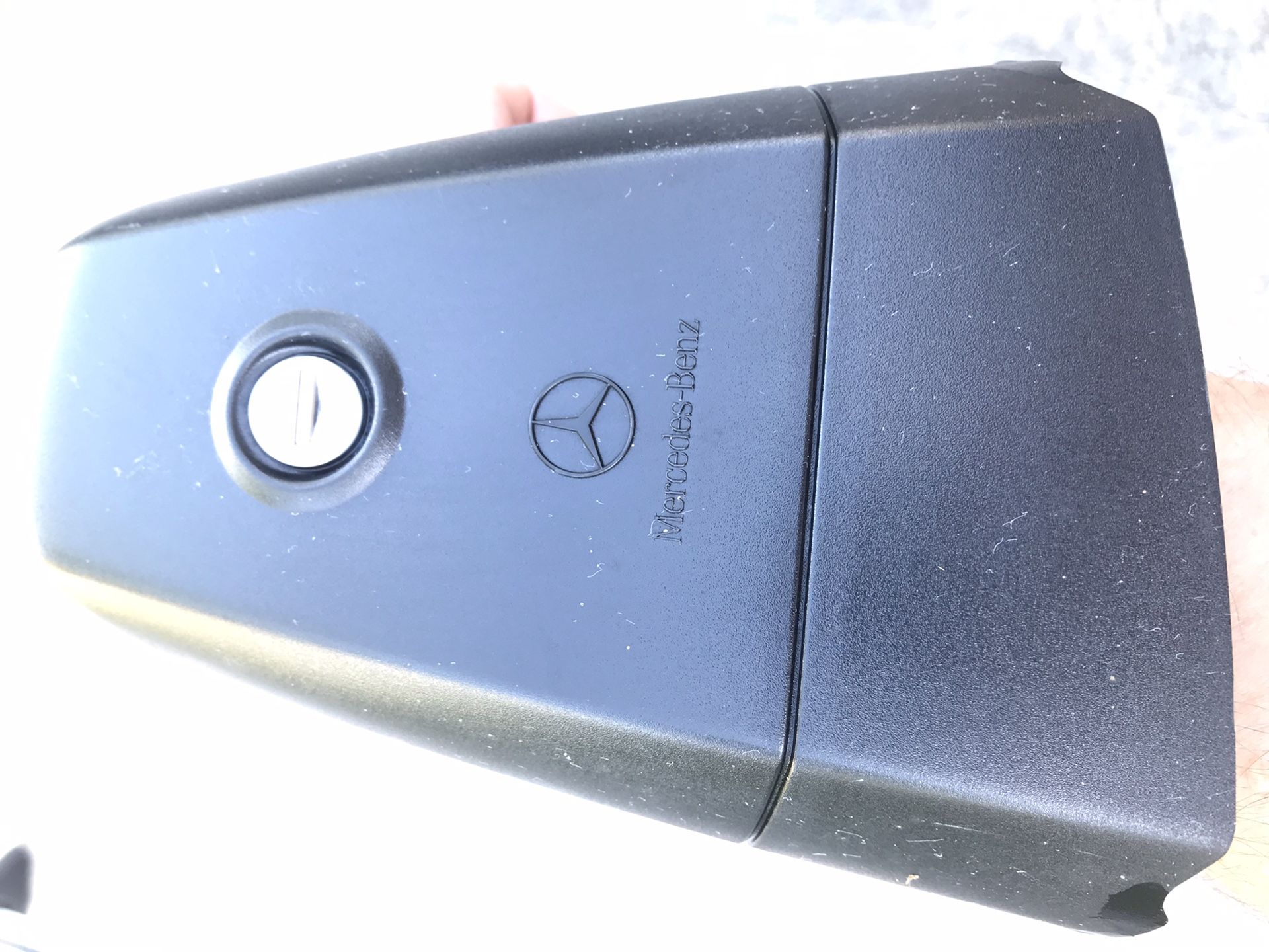 Mercedes R350 roof rack complete for Sale in Hialeah, FL OfferUp