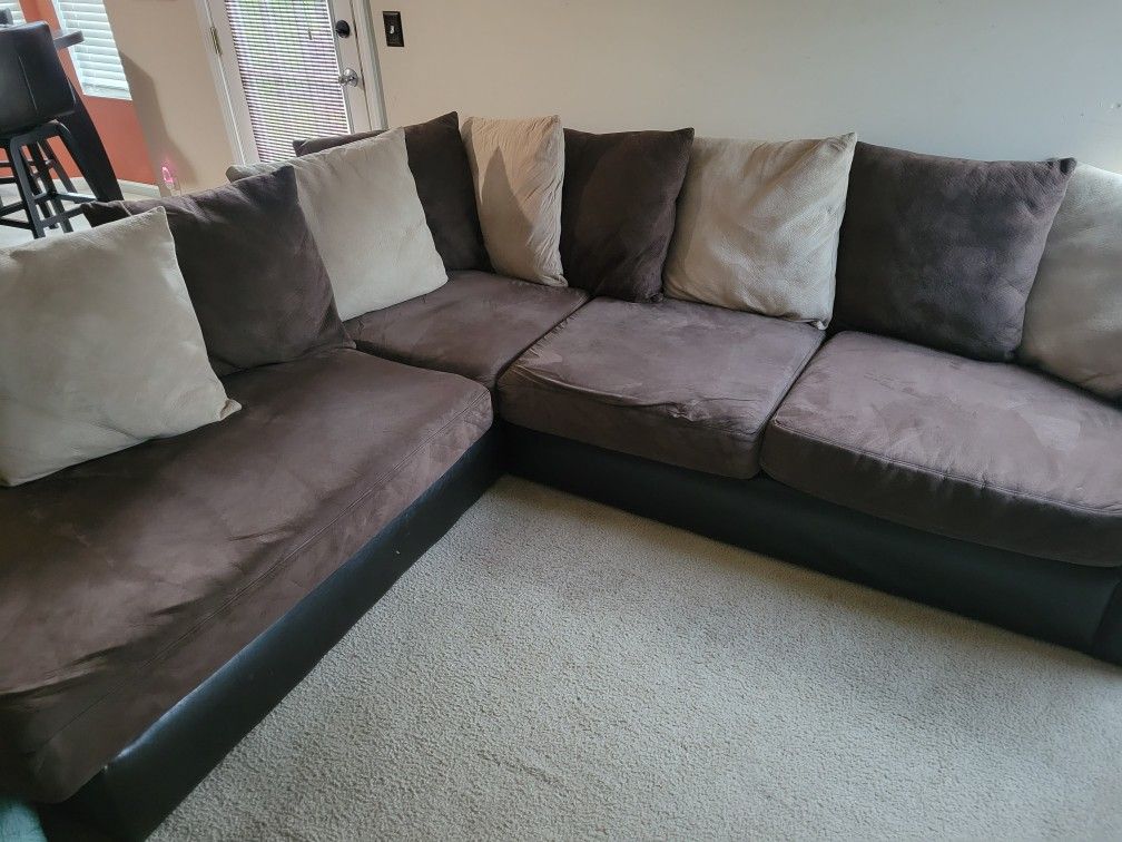 Used Sectioanal (Faux leather & fabric)