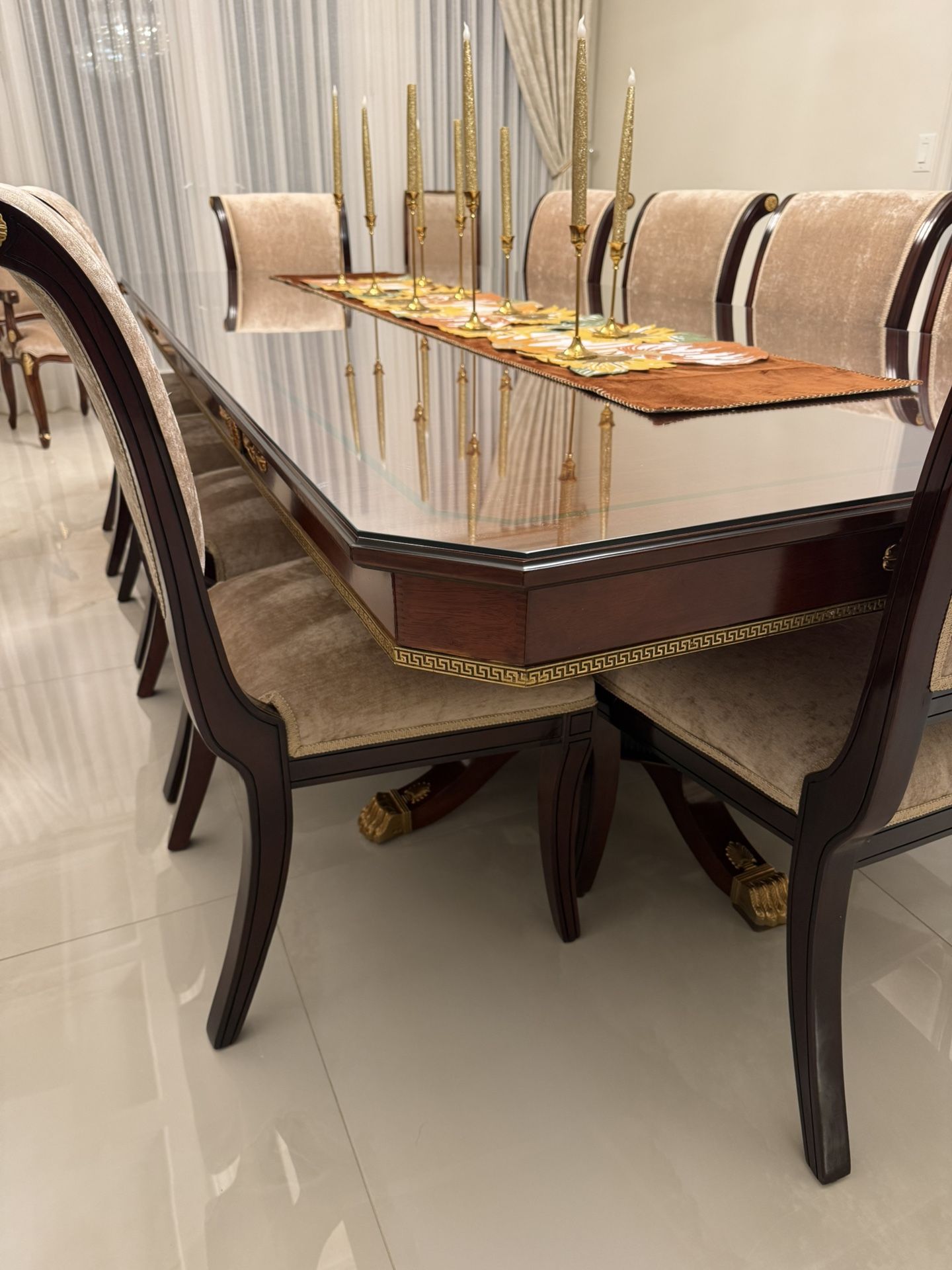 Dining table With 10 Chair