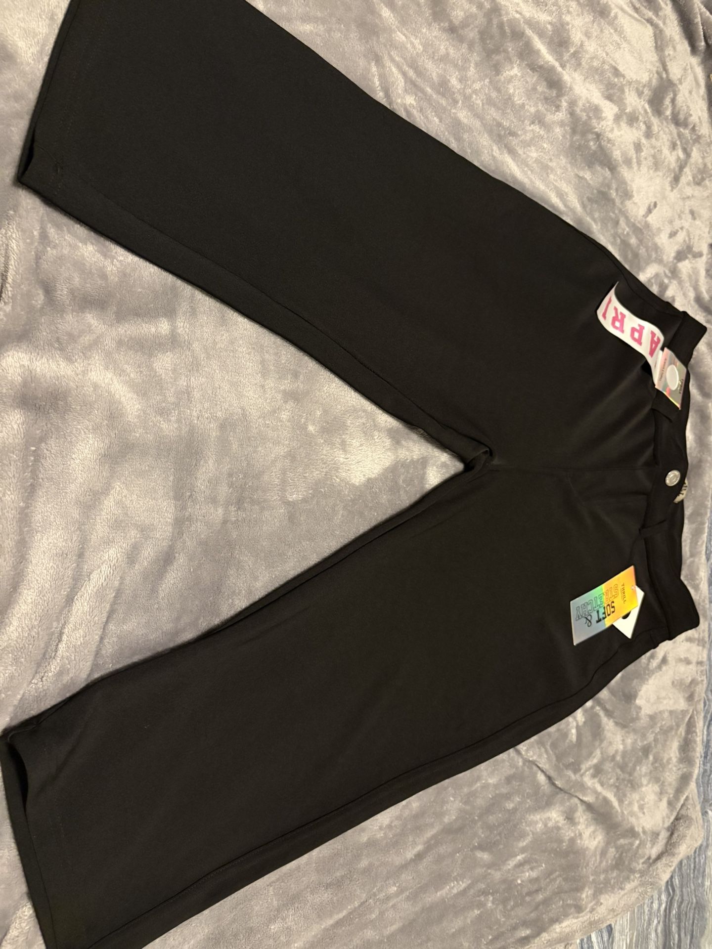 Women's Plus Stretchy Capri Pants.