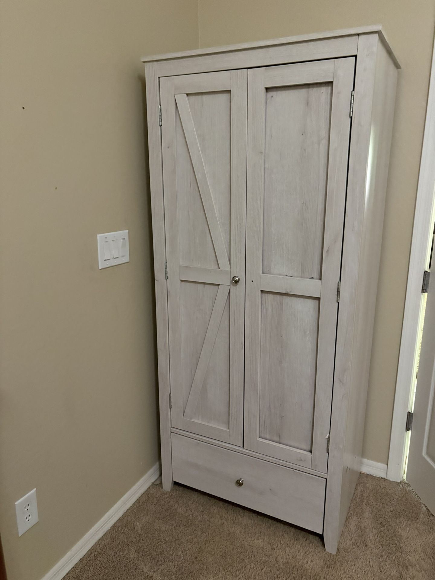 Armoire