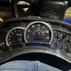 2004 Cadillac Escalade Cluster 