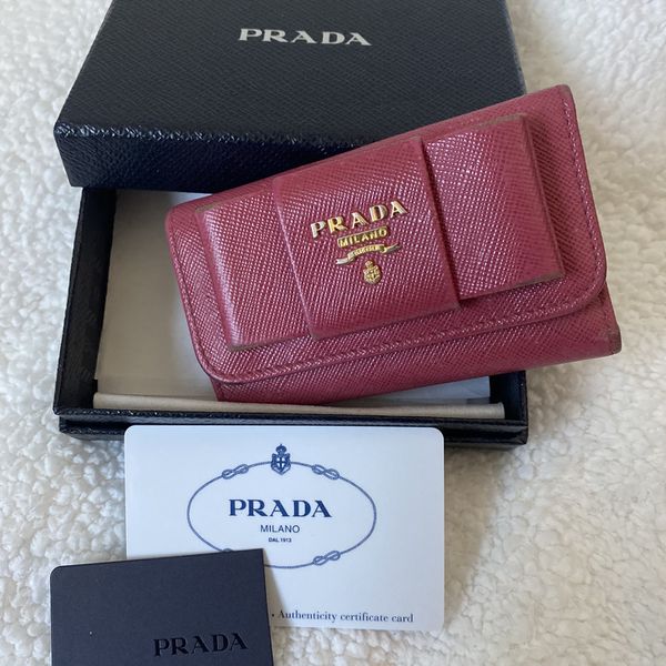 Prada Keychain Wallet for Sale in Los Angeles, CA - OfferUp