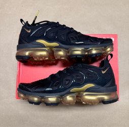 Nike Air Vapormax Plus Black Gold Men’s size 11 running shoes Rare NEW!