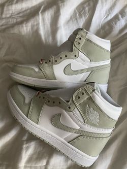 Women Air Jordan 1's