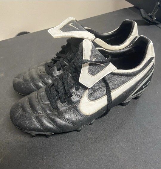 NIKE Tiempo K leather