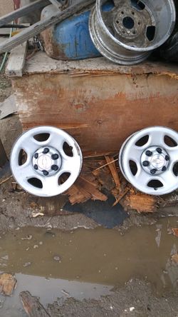 Chevrolet Silverado year 2000 rims