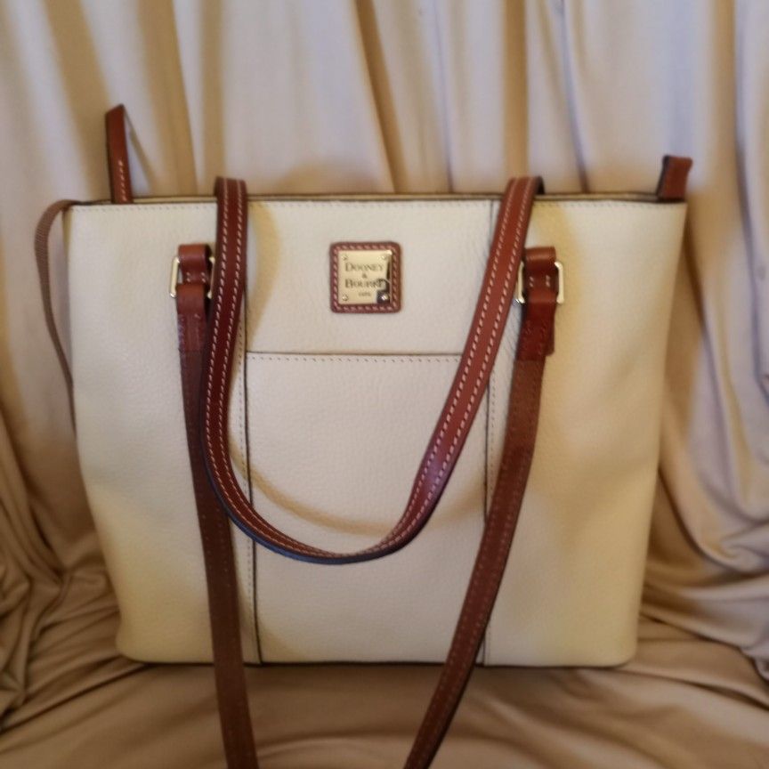 Dooney & Bourke Tote
