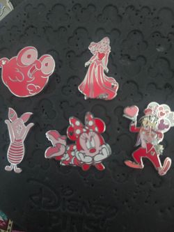 Disney pins