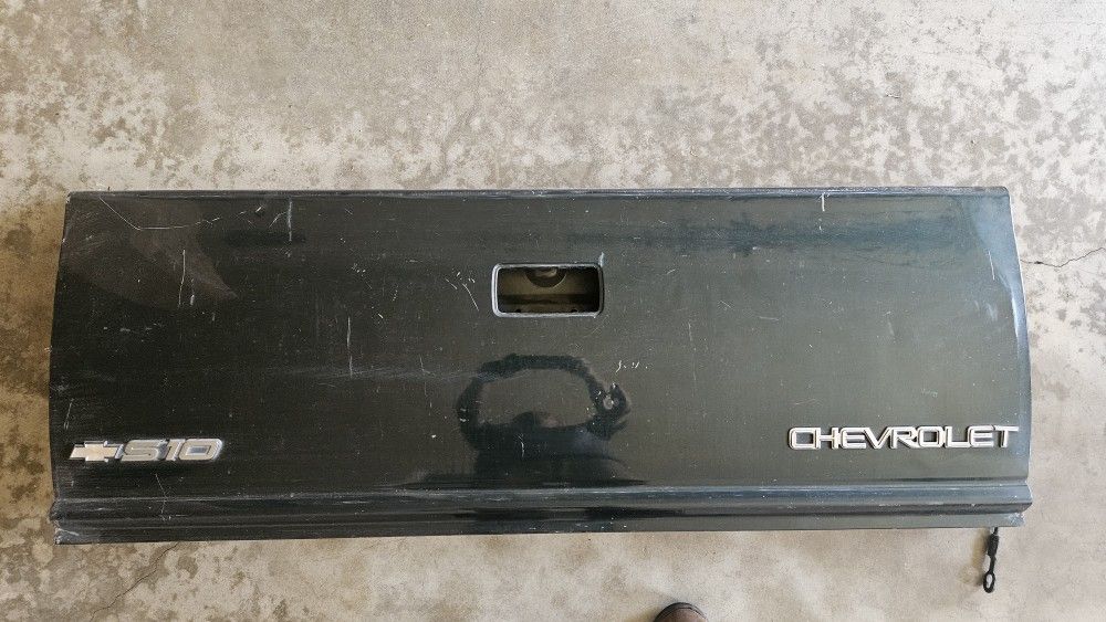 96 Chevy S10 Tailgate