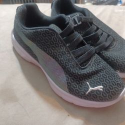 7 Women's Puma Shoes 