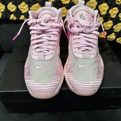 LeBron Icon John Elliot’s Sz 10.5