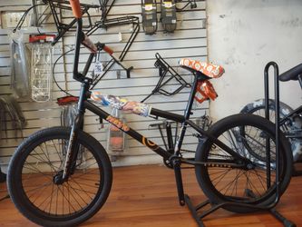 Elite BMX Stealth 20" Naruto Uzumaki BLK