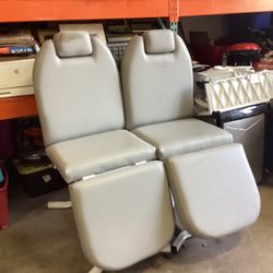 2 Massage Tables Lady Down Flat Need Doctor Dentist 2 Lot Cheap Now Cash Today Tomorrow 150 For The 2 Comfy Ned Gone Come get Em Cheap Heavy Duty 