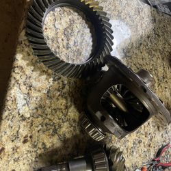Dana 70hd Differential Carrier, Ring And Pinion