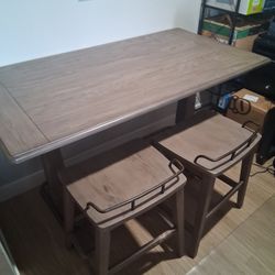 Kitchen Table With 4 Stools