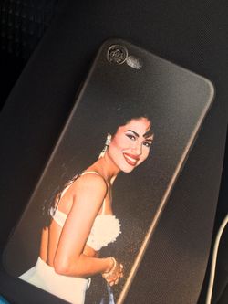 Selena iPhone 7