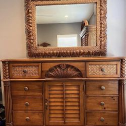 Dresser And Mirror ( Deliver Available 