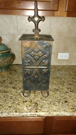 Decrotive metal canister