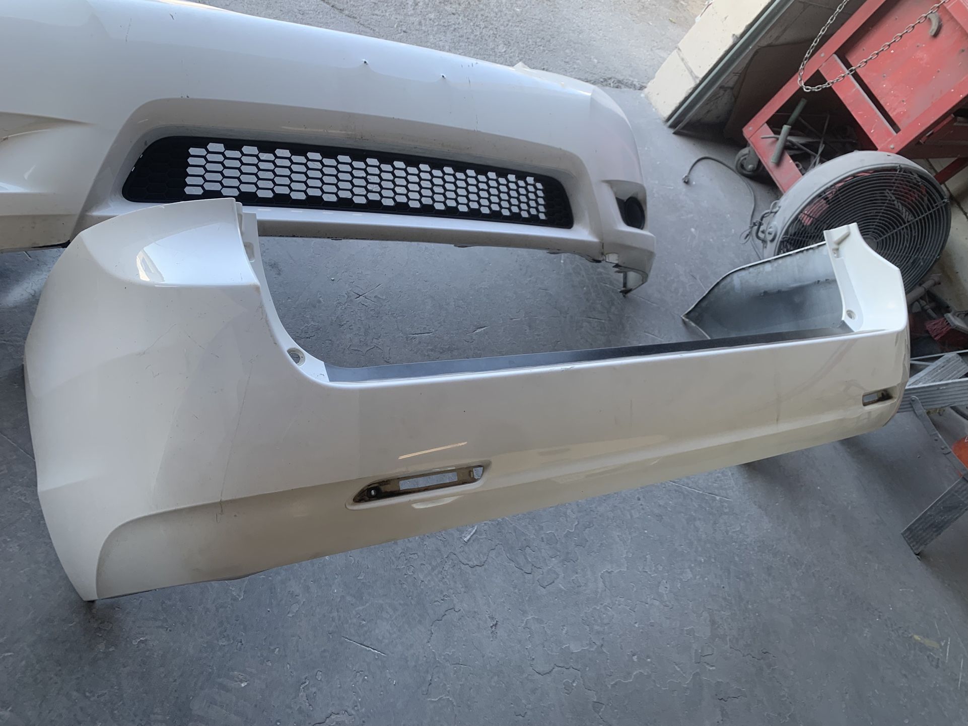 2015 Toyota Sienna OEM bumpers Used .